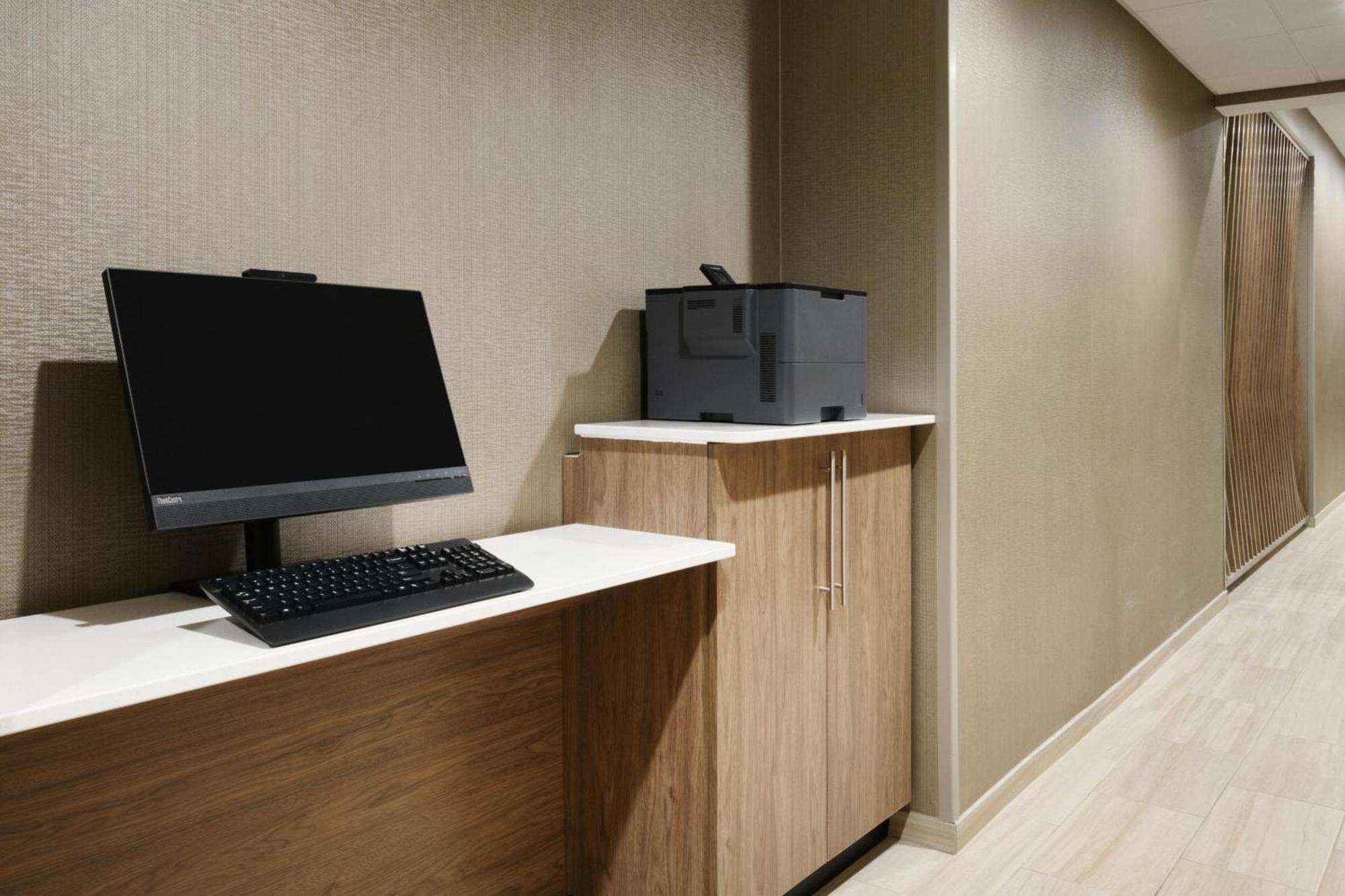 Springhill By Marriott Hotel *